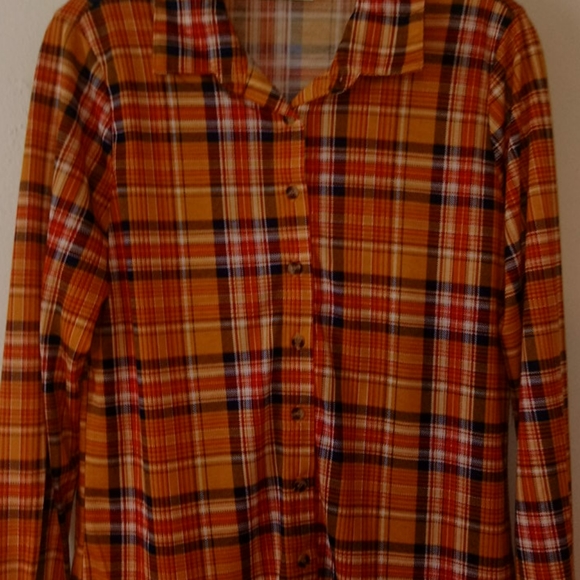 NWT Women's Button-Front Shirt - Picture 2 of 3